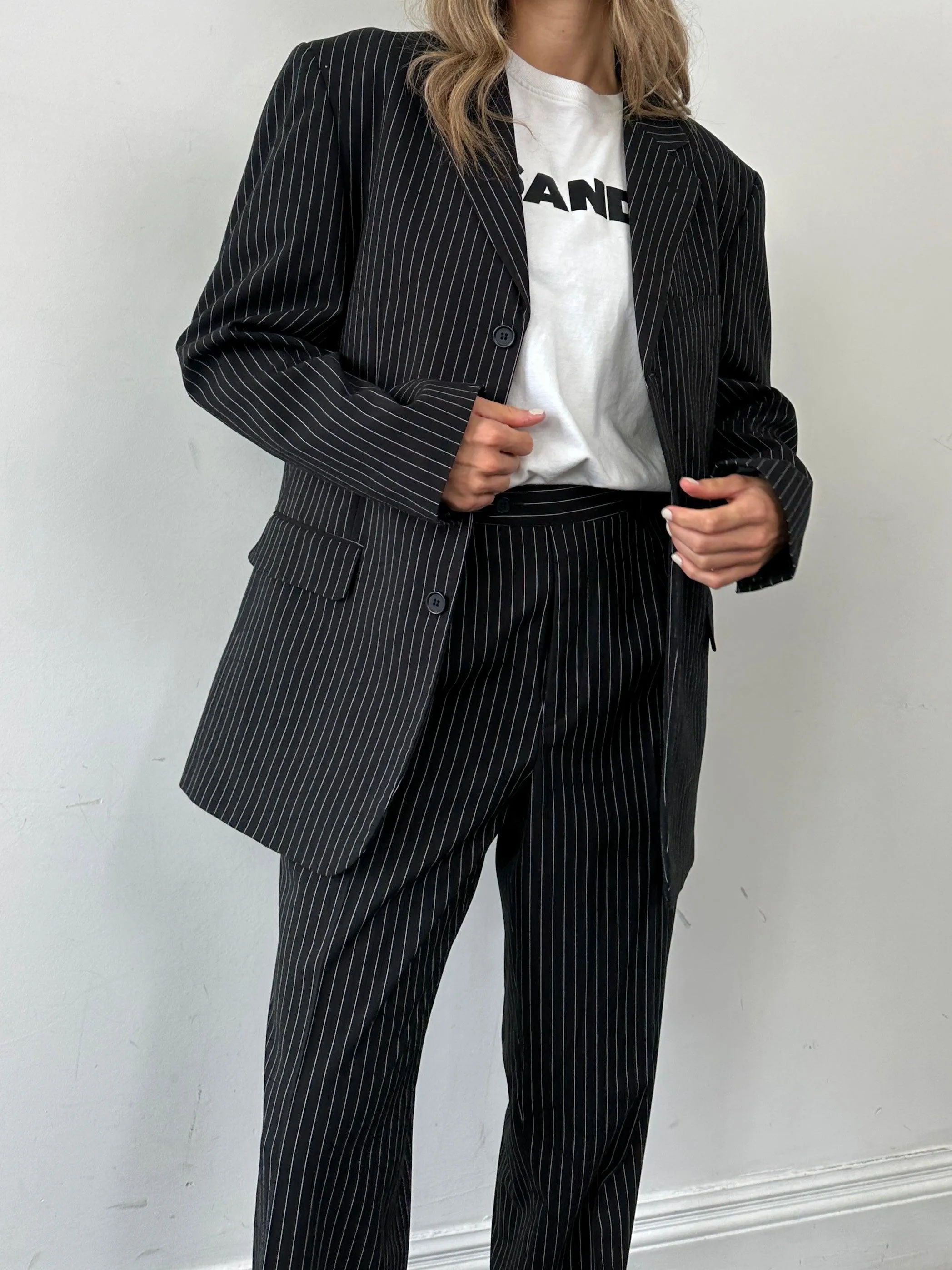 Vintage Pinstripe Single Breasted Suit - 40R/W36