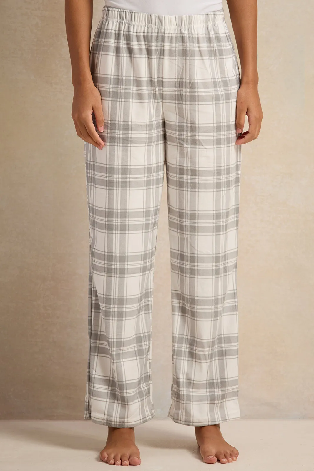 Women White Checkered Pajama Set (2 Piece)